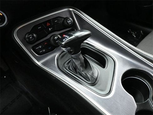 Used 2015 Dodge Challenger SXT image 26