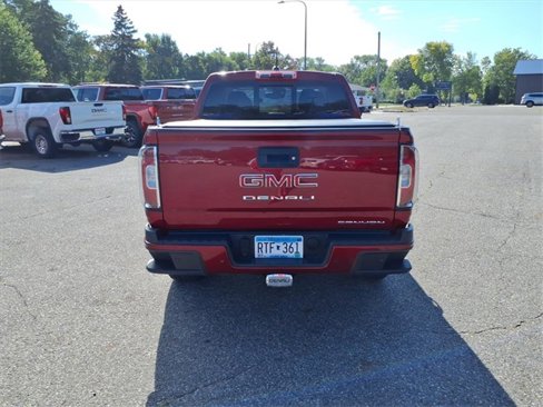 Used 2022 GMC Canyon Denali image 4