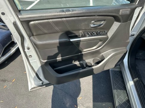 Used 2015 Nissan Armada Platinum w/ 2nd Row Captain Seat Package image 21