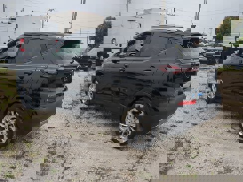 Used 2022 Chevrolet Bolt EUV LT w/ Comfort Package image 6