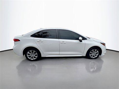 Used 2022 Toyota Corolla LE image 23