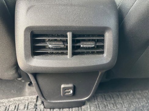 Used 2023 Chevrolet Equinox LT image 32
