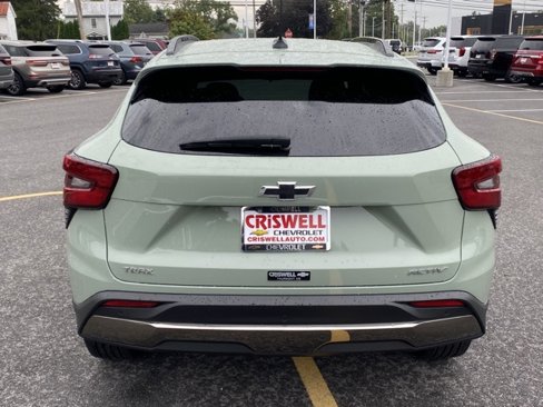 Used 2024 Chevrolet Trax ACTIV w/ Sunroof Package image 4