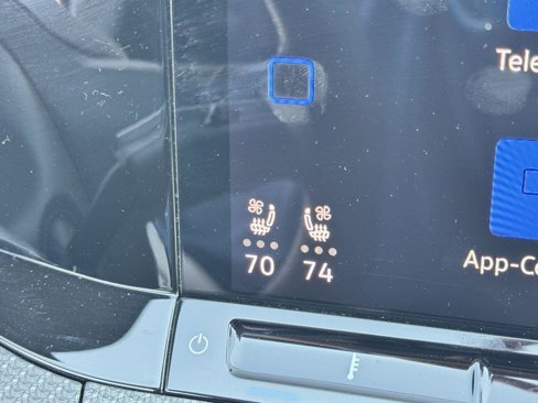 Used 2022 Volkswagen Golf R image 41