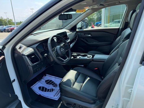 Used 2023 Nissan Rogue SL w/ SL Premium Package image 16