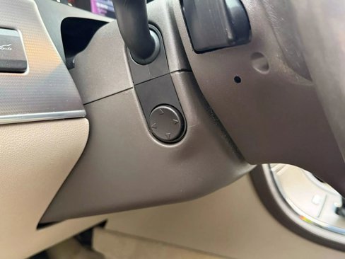 Used 2013 Lincoln MKX FWD image 22