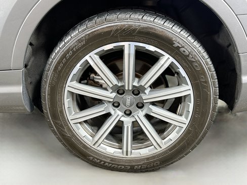 Used 2018 Audi Q7 3.0T Prestige w/ Prestige Package image 33