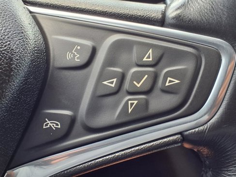 Used 2018 Chevrolet Equinox Premier image 22