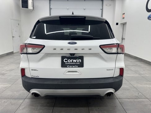 Used 2020 Ford Escape SEL image 3