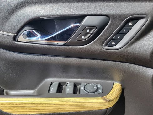 Used 2019 GMC Acadia Denali image 16