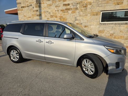 Used 2015 Kia Sedona LX image 19