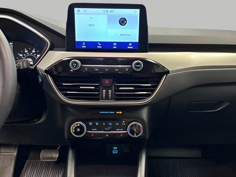 Used 2022 Ford Escape SE w/ Cold Weather Package image 17