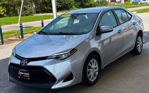 Used 2017 Toyota Corolla LE image 2
