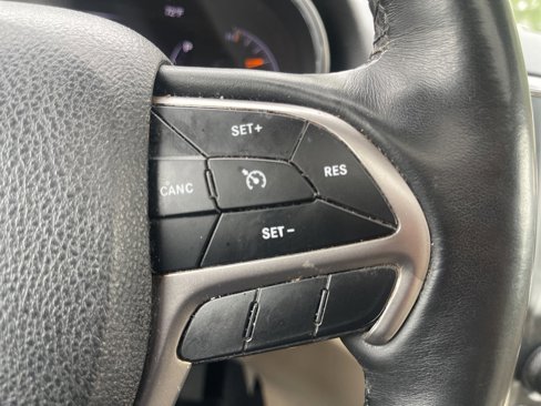 Used 2018 Jeep Grand Cherokee Limited image 18