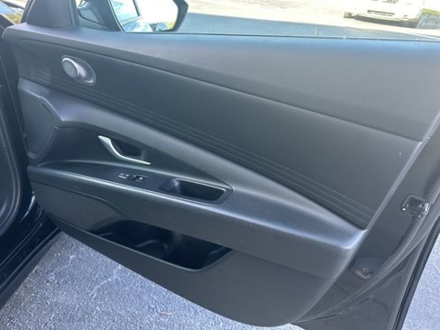 Used 2024 Hyundai Elantra SEL image 33