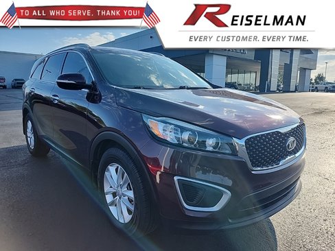 Used 2017 Kia Sorento LX w/ LX Convenience Package image 1