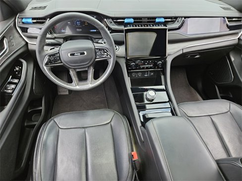 Used 2023 Jeep Grand Cherokee Overland image 9