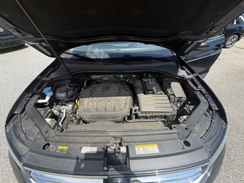 Certified 2022 Volkswagen Tiguan SE image 16