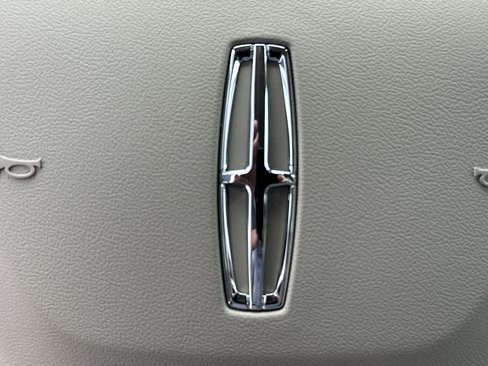 New 2025 Lincoln Corsair Reserve image 23