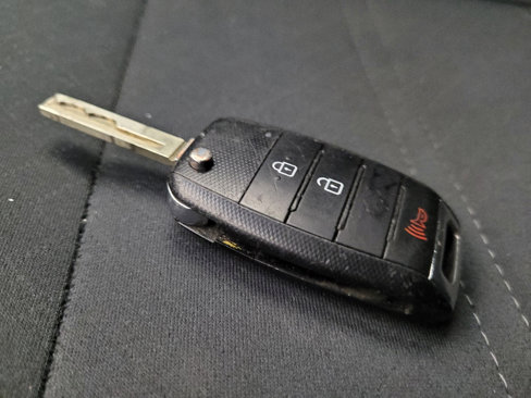 Used 2018 Kia Sorento LX image 32