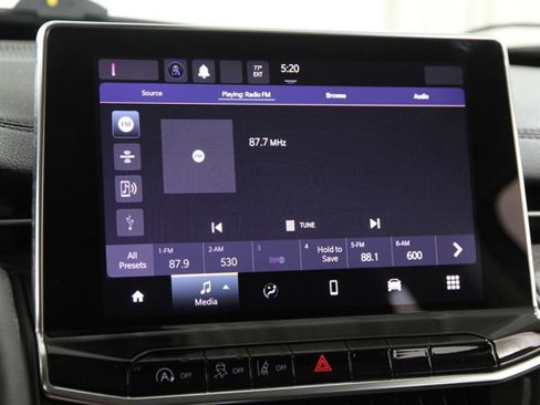 Used 2022 Jeep Compass Sport image 10
