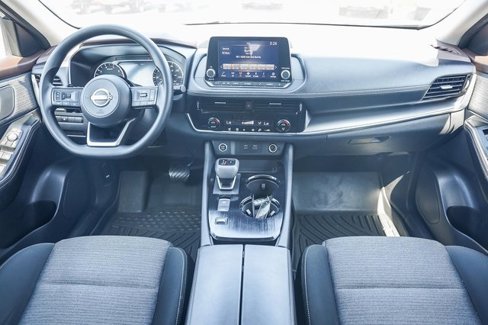 Certified 2022 Nissan Rogue SV image 13