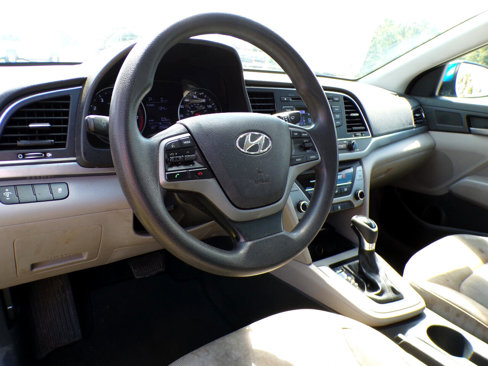 Used 2017 Hyundai Elantra SE image 22