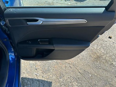 Used 2017 Ford Fusion SE image 9