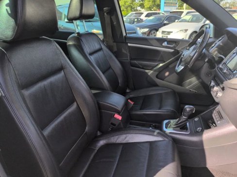 Used 2015 Volkswagen Tiguan R-Line image 11