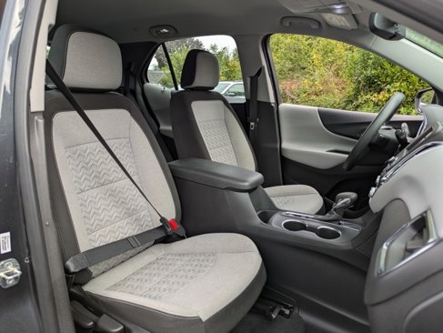 Used 2022 Chevrolet Equinox LS image 32