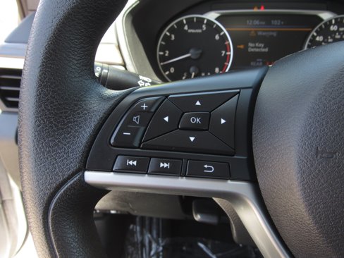 Used 2023 Nissan Altima 2.5 SV image 19