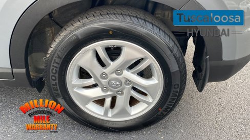 Used 2022 Hyundai Venue SE image 12