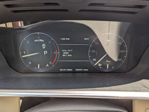 Used 2016 Land Rover Range Rover HSE image 17