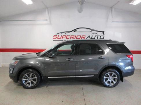 Used 2017 Ford Explorer XLT w/ Equipment Group 202A image 2
