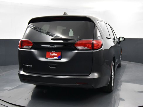 Used 2022 Chrysler Voyager LX image 29