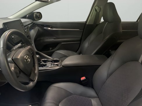 Used 2023 Toyota Camry XSE image 13