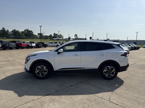 Used 2023 Kia Sportage LX image 4