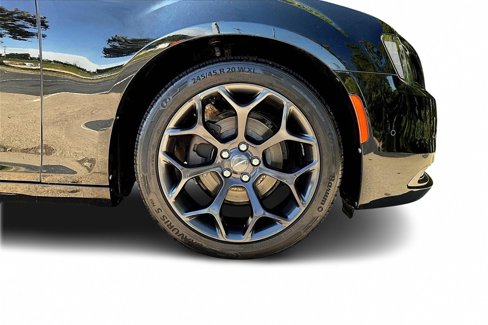 Certified 2019 Chrysler 300 S w/ 300S Premium Group image 31