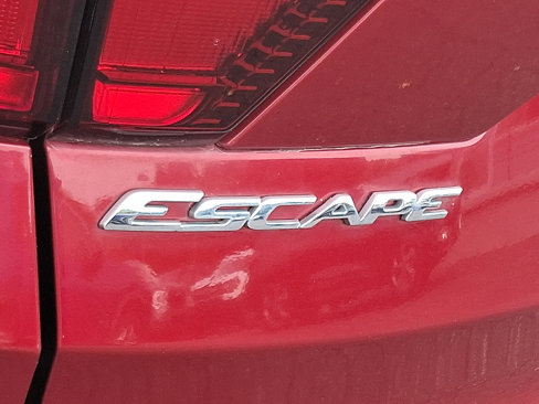 Used 2019 Ford Escape SEL image 32