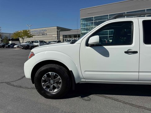Used 2020 Nissan Frontier PRO-4X w/ Pro-4x Utility Package image 2