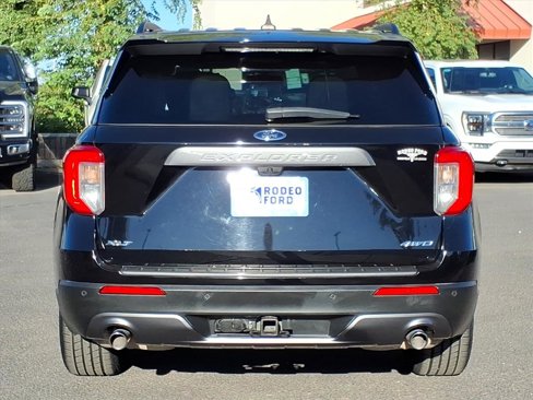 Certified 2022 Ford Explorer XLT w/ Equipment Group 202A image 4