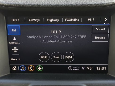 Used 2024 GMC Terrain SLT image 21