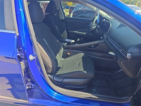 Used 2024 Hyundai Elantra SEL w/ Convenience Package image 25