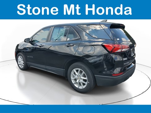 Used 2022 Chevrolet Equinox LS image 4