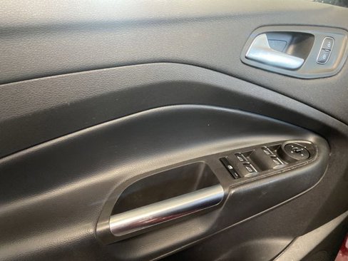 Used 2019 Ford Escape SE image 25