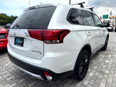 Used 2017 Mitsubishi Outlander SE image 9