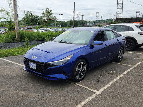 Used 2023 Hyundai Elantra SEL w/ Convenience Package image 3