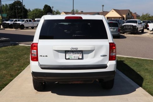 Used 2016 Jeep Patriot Latitude image 24