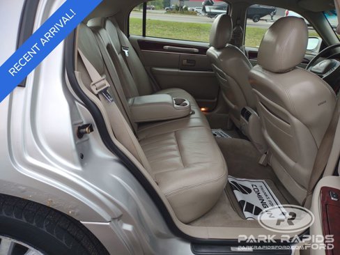 Used 2004 Lincoln Town Car Signature image 21