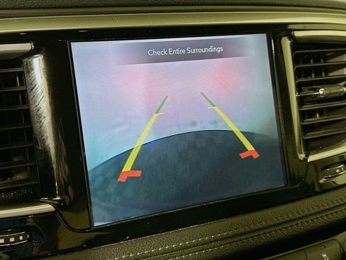Used 2020 Chrysler Pacifica Limited image 18